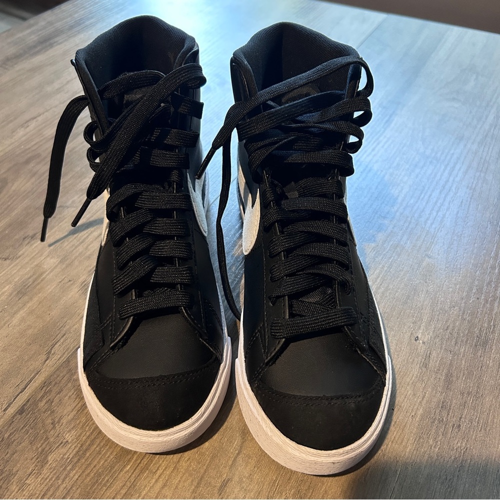 High Top Nike.